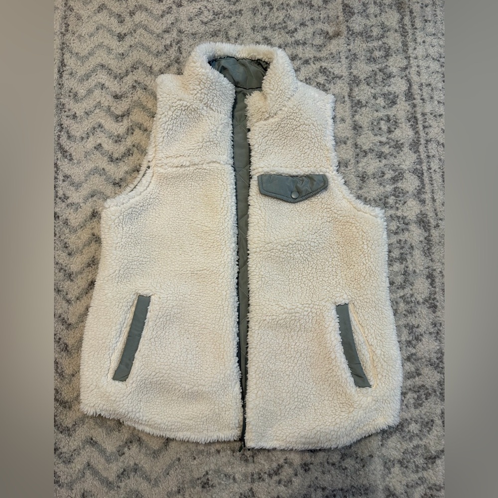 Reversible vest